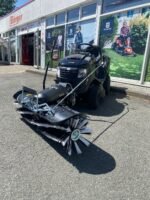 Black Edition Rasentraktor Pro 225/92 Twin H mit Kehrmaschine