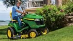 JOHN DEERE Rasentraktor X584