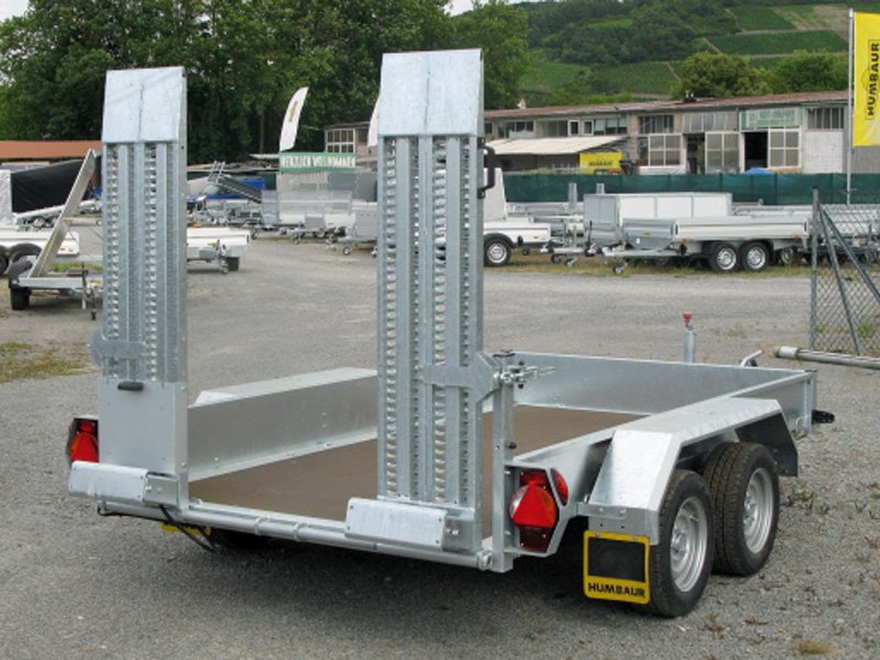 Humbaur HS353016 – 12 Zurringe, Stahlrampen stehend