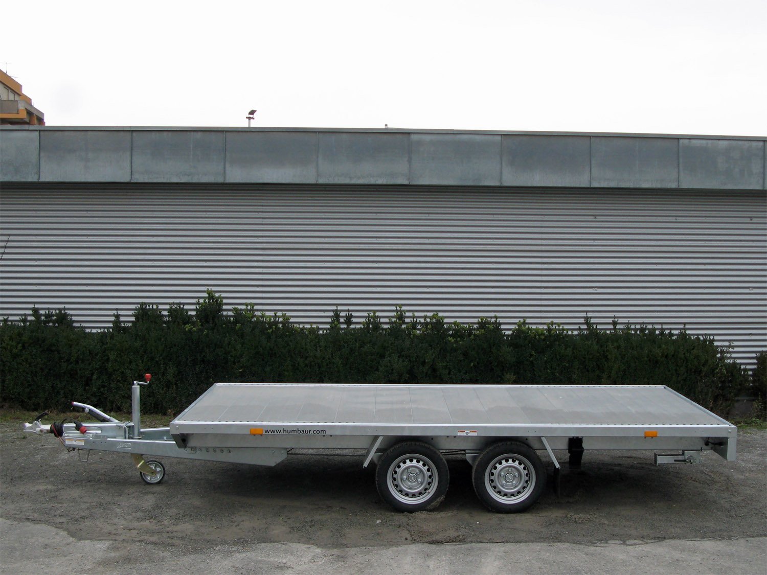 Humbaur Universal 3500 Aluboden, Seilwinde, Rampen